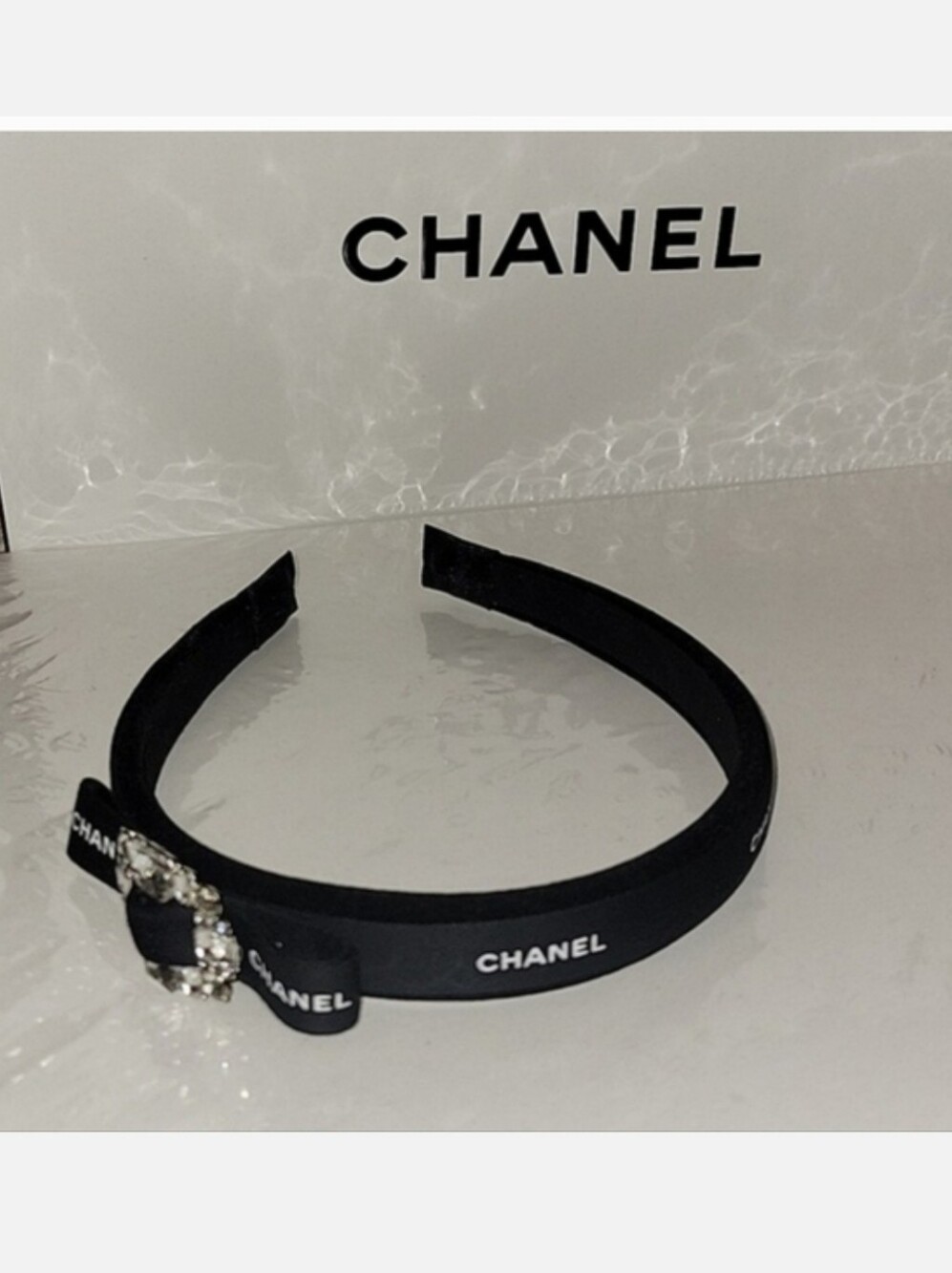 CHANEL Black Ribbon - Picture 7 of 7